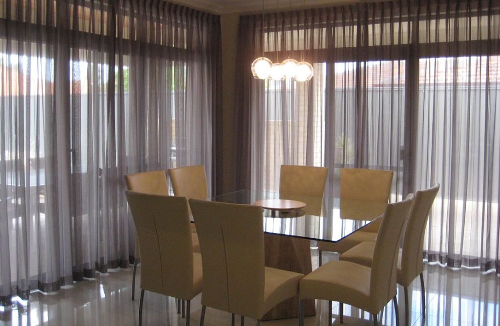 Sheer Curtains for Balconies: Create a Breezy & Elegant Outdoor Oasis in Dubai