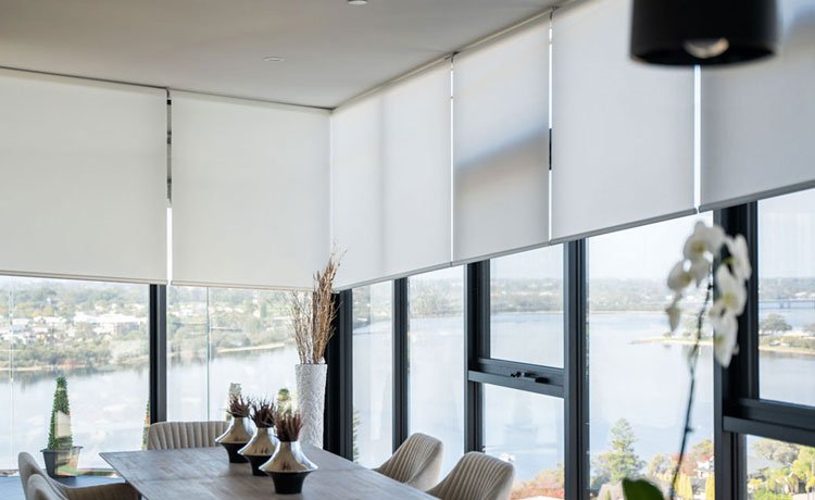 How to Choose the Perfect Roller Blinds for Your Dubai Office